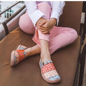 UIN Women's Shoes Loafers Size 8 M Canvas Comfortable Bodhi Leaf